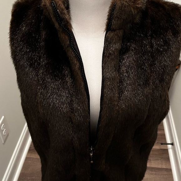 Preston & York Brown Faux Fur - Picture 3 of 8